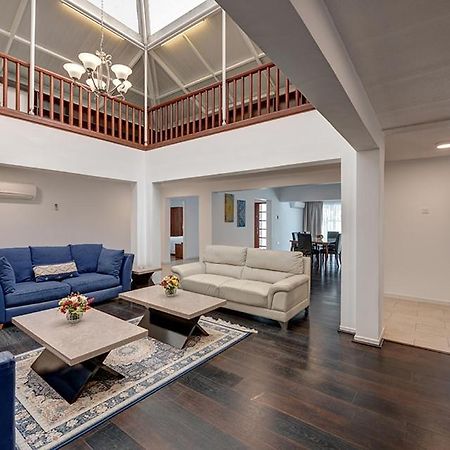 J5 Four Bedroom Villa Holiday Home In Al Wasl For Families Only Dubai Dış mekan fotoğraf